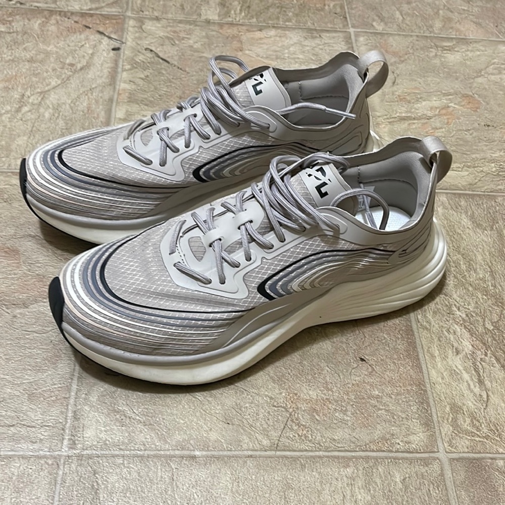 APL women’s shoes size 8